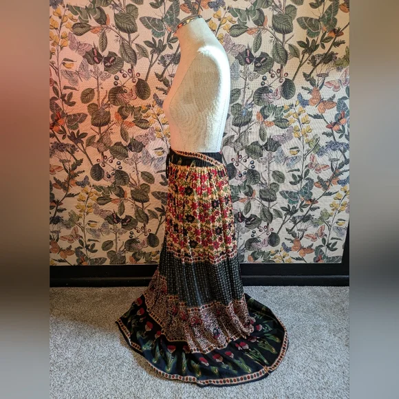 Floral Black and Red Maxi Skirt - Picture 2 of 4